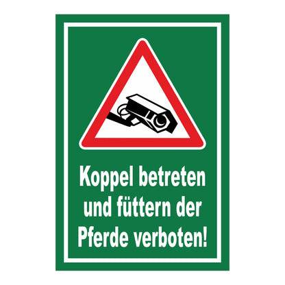 Schild Koppel betreten und Pferde füttern verboten in Grün mit weißem Rand