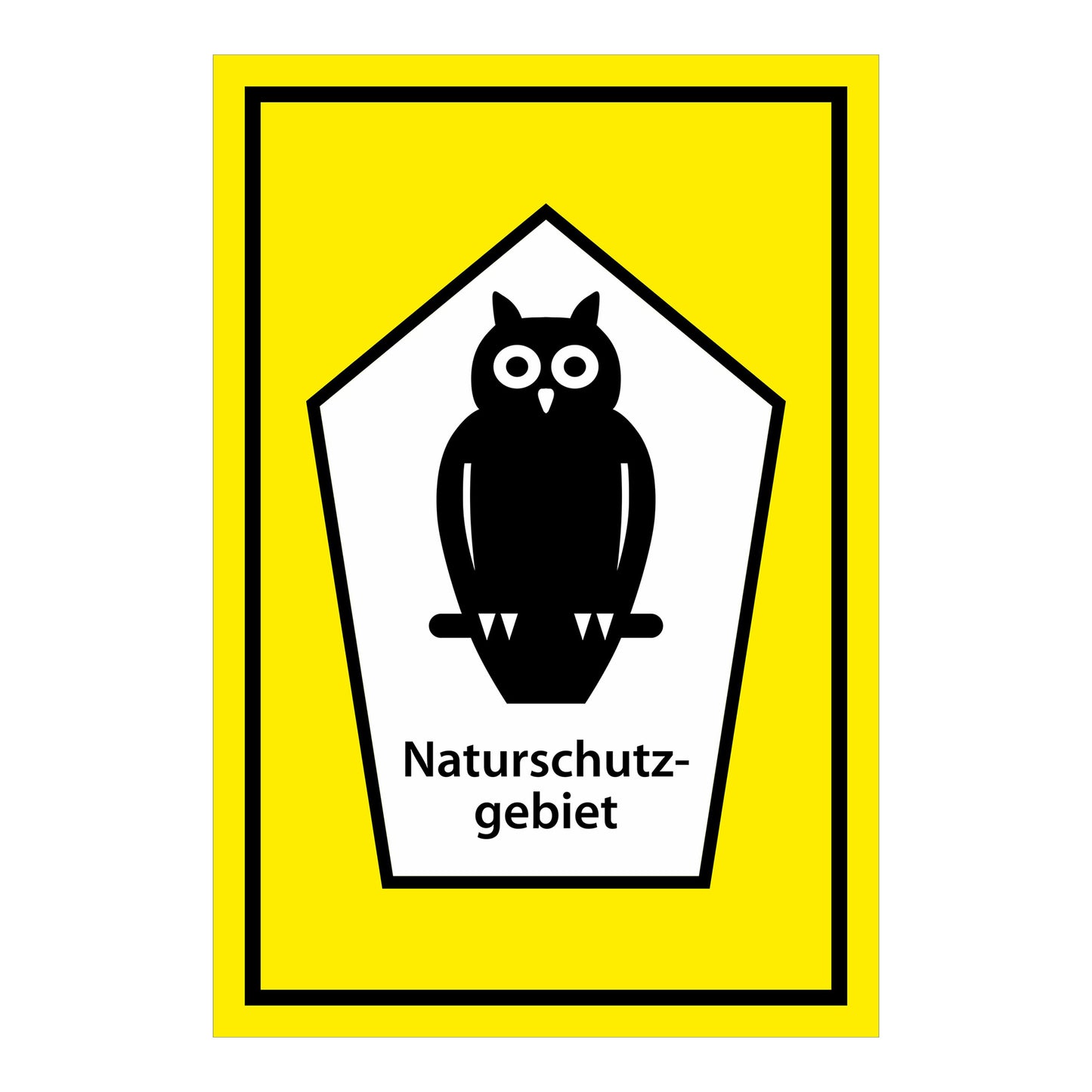 Schild Naturschutzgebiet ‚Naturschutzgebiet‘ weißes Schildmotiv mit schwarzer Eule auf gelbem Hintergrund mit schwarzem Rand