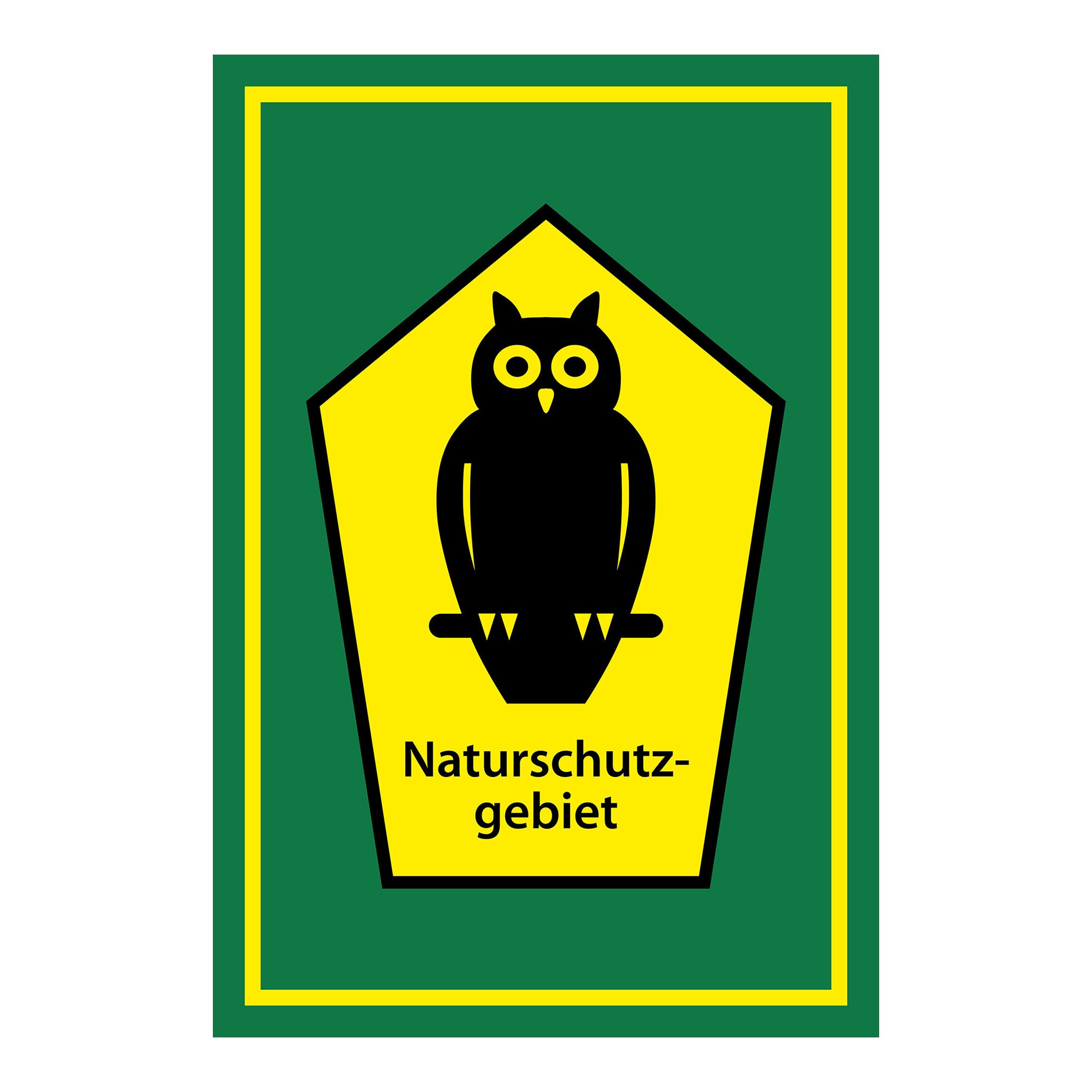 Schild Naturschutzgebiet ‚Naturschutzgebiet‘ gelbes Schildmotiv mit schwarzer Eule auf grünem Hintergrund