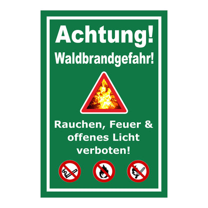 Schild Achtung Waldbrandgefahr Rauchen Feuer verboten mit grünem Hintergrund