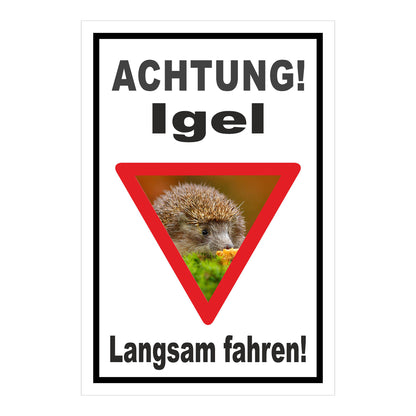 Schild Achtung Igel Langsam fahren in Weiß mit schwarzem Rand und rotem Warndreieck